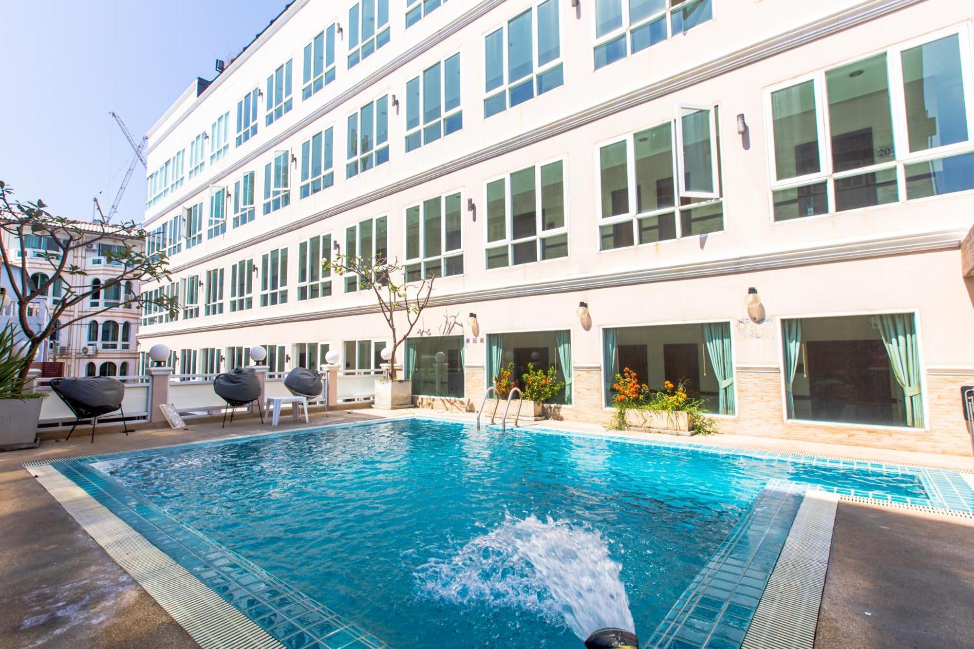 Sun Sky Resort Near Beach Jomtien Beach Extérieur photo